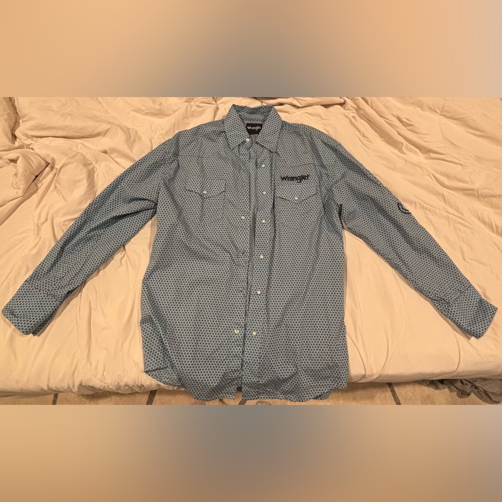 Wrangler Men's Blue Patterned Button Down Shirt